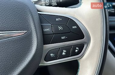 Минивэн Chrysler Pacifica 2017 в Киеве