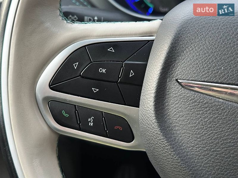 Минивэн Chrysler Pacifica 2017 в Киеве