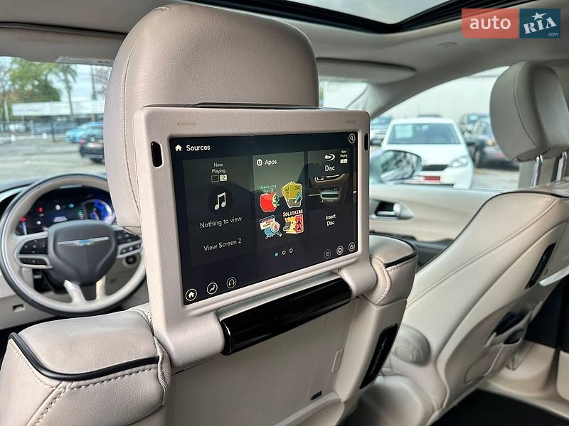 Минивэн Chrysler Pacifica 2017 в Киеве