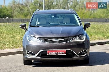 Внедорожник / Кроссовер Chrysler Pacifica 2018 в Киеве