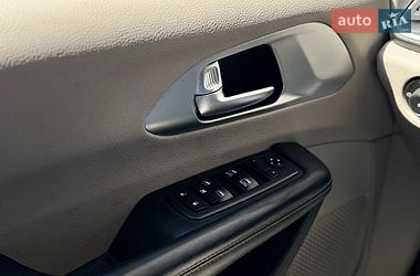 Внедорожник / Кроссовер Chrysler Pacifica 2018 в Киеве