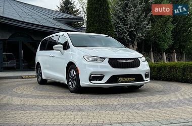 Мінівен Chrysler Pacifica 2022 в Львові