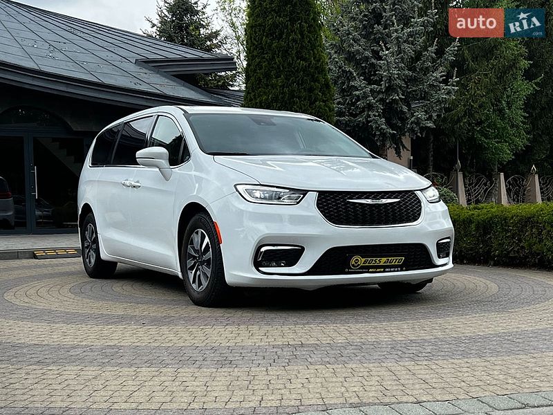 Мінівен Chrysler Pacifica 2022 в Львові