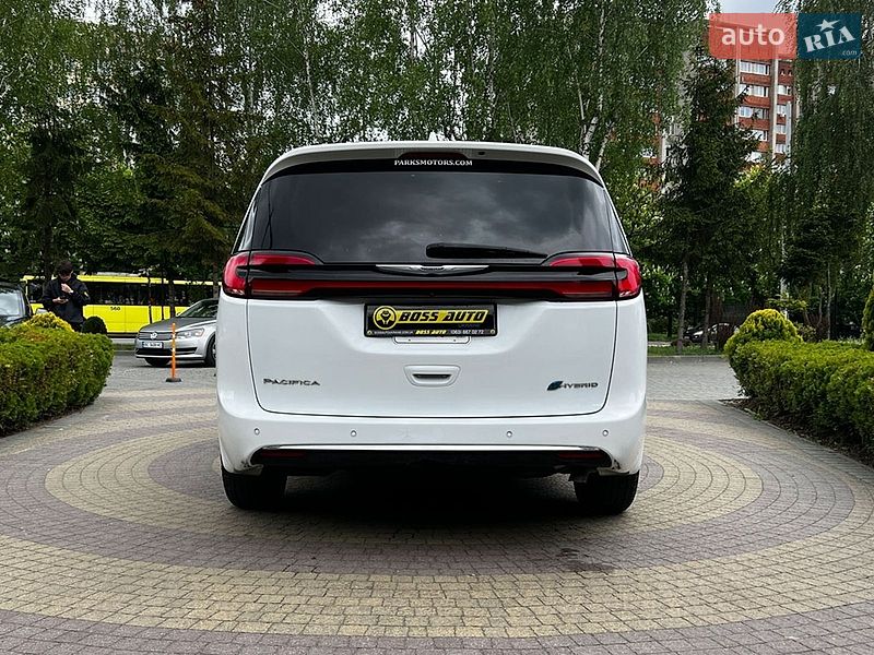 Мінівен Chrysler Pacifica 2022 в Львові