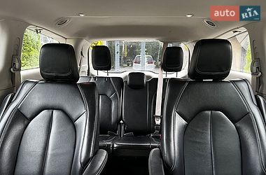 Мінівен Chrysler Pacifica 2022 в Львові