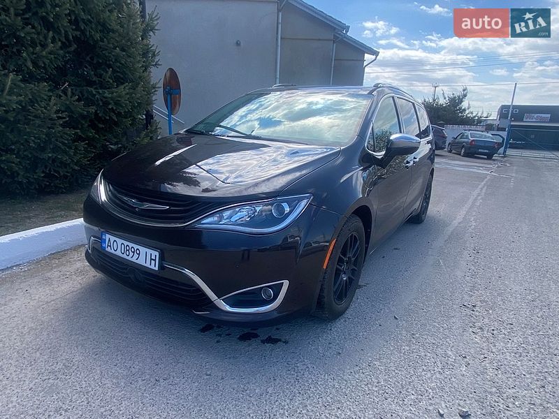 Минивэн Chrysler Pacifica 2018 в Ужгороде фото 24 Минивэн Chrysler Pacifica 2018 в Ужгороде