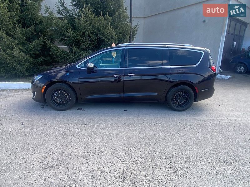 Минивэн Chrysler Pacifica 2018 в Ужгороде фото 30 Минивэн Chrysler Pacifica 2018 в Ужгороде