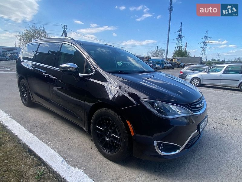 Минивэн Chrysler Pacifica 2018 в Ужгороде фото 34 Минивэн Chrysler Pacifica 2018 в Ужгороде