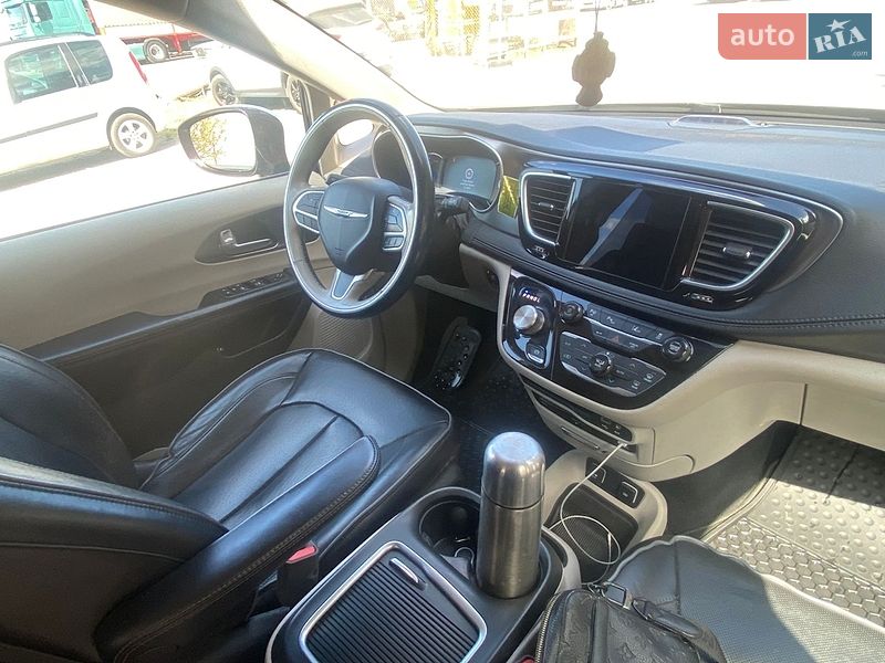Минивэн Chrysler Pacifica 2018 в Ужгороде фото 43 Минивэн Chrysler Pacifica 2018 в Ужгороде
