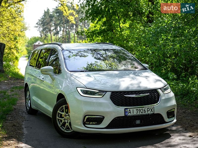 Минивэн Chrysler Pacifica 2021 в Киеве