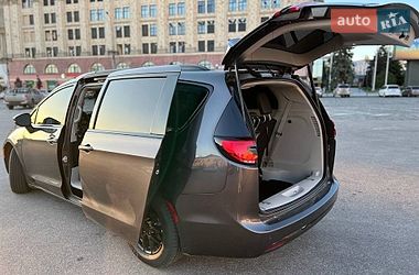 Мінівен Chrysler Pacifica 2021 в Харкові