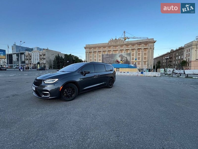 Мінівен Chrysler Pacifica 2021 в Харкові