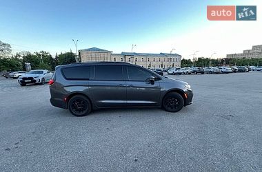 Мінівен Chrysler Pacifica 2021 в Харкові