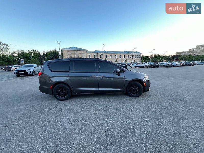 Мінівен Chrysler Pacifica 2021 в Харкові