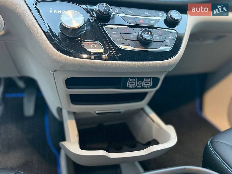 Мінівен Chrysler Pacifica 2021 в Харкові