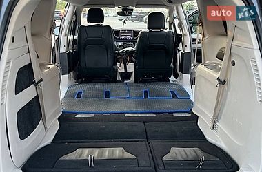 Мінівен Chrysler Pacifica 2021 в Харкові