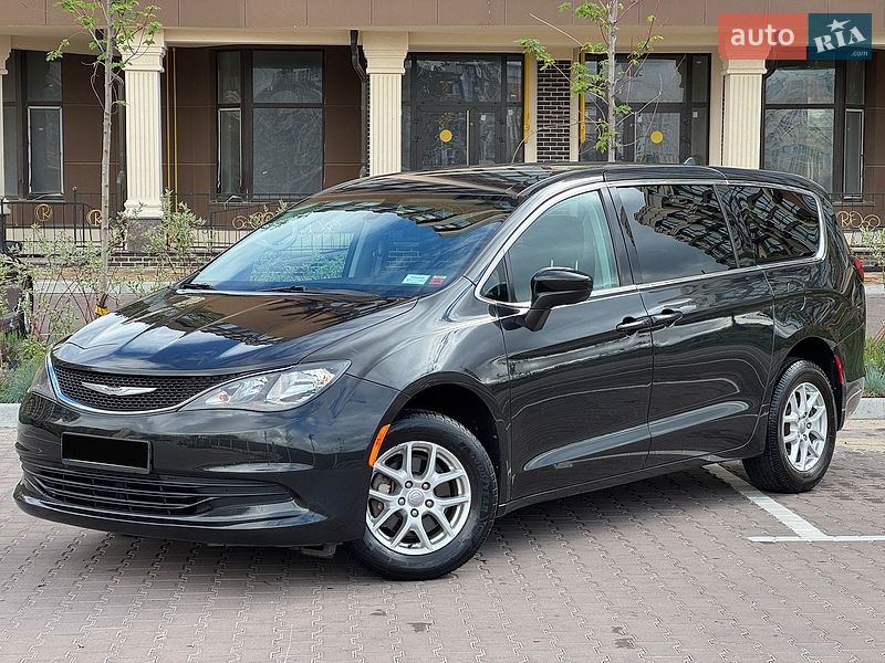 Мінівен Chrysler Pacifica 2016 в Києві