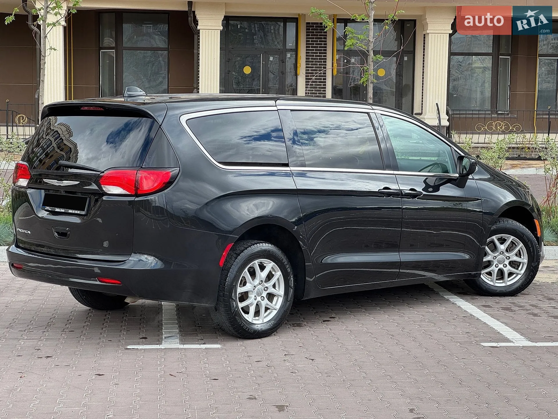 2016 Chrysler Pacifica - мініатюра 16