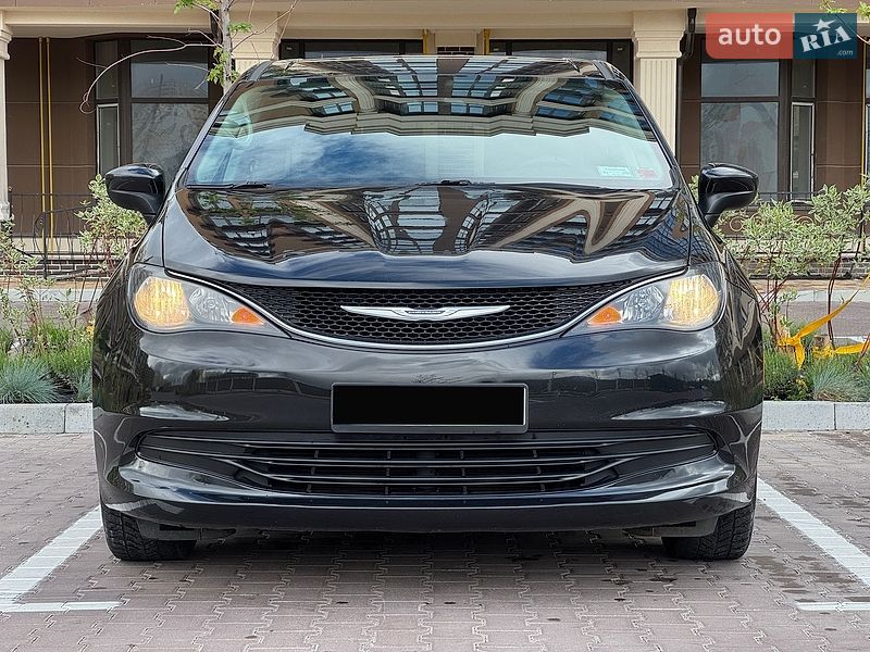 Мінівен Chrysler Pacifica 2016 в Києві