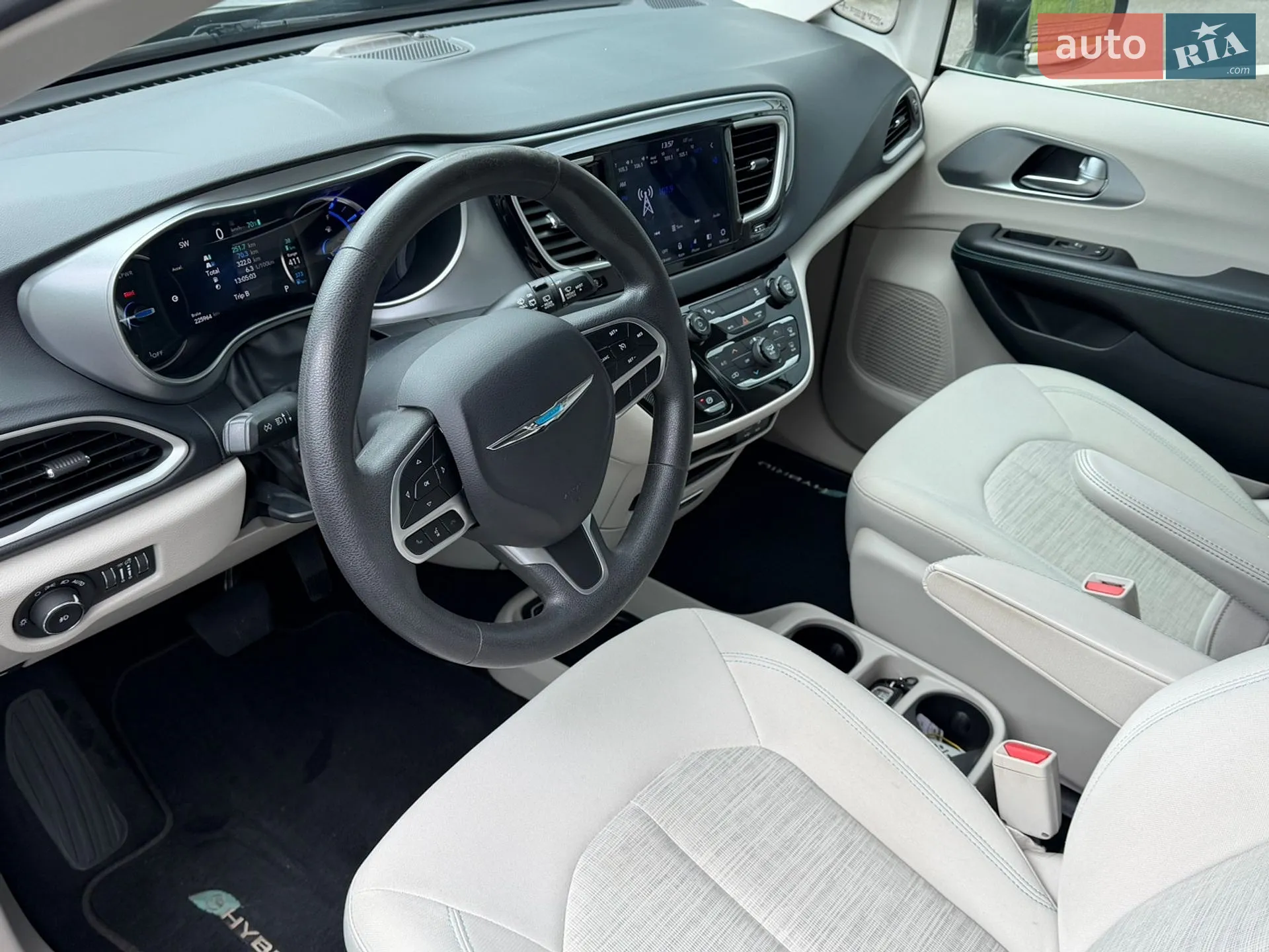 2017 Chrysler Pacifica - мініатюра 15