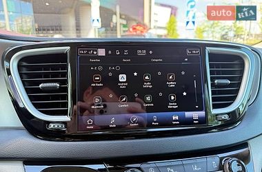 Мінівен Chrysler Pacifica 2021 в Києві