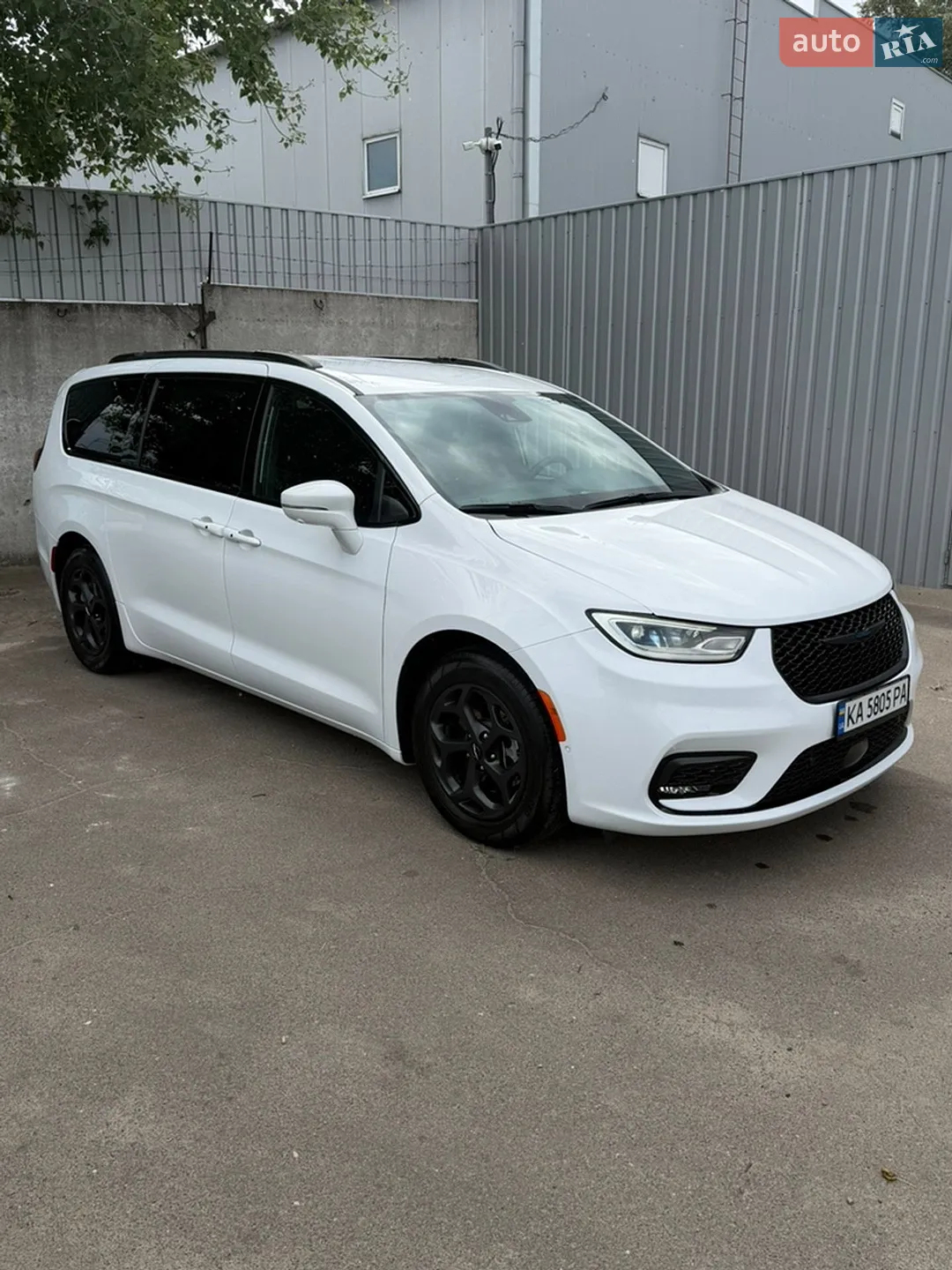 2020 Chrysler Pacifica - мініатюра 2