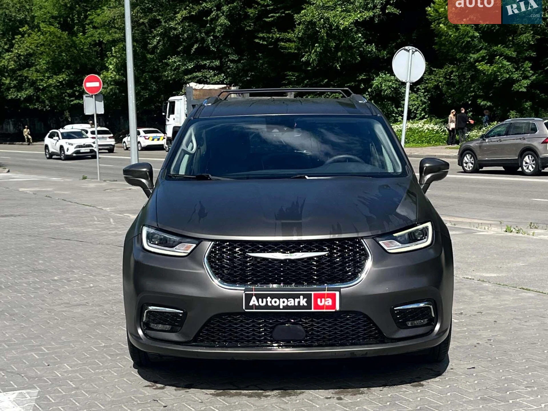 2021 Chrysler Pacifica - мініатюра 2