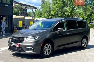 Минивэн Chrysler Pacifica 2021 в Киеве Минивэн Chrysler Pacifica 2021 в Киеве