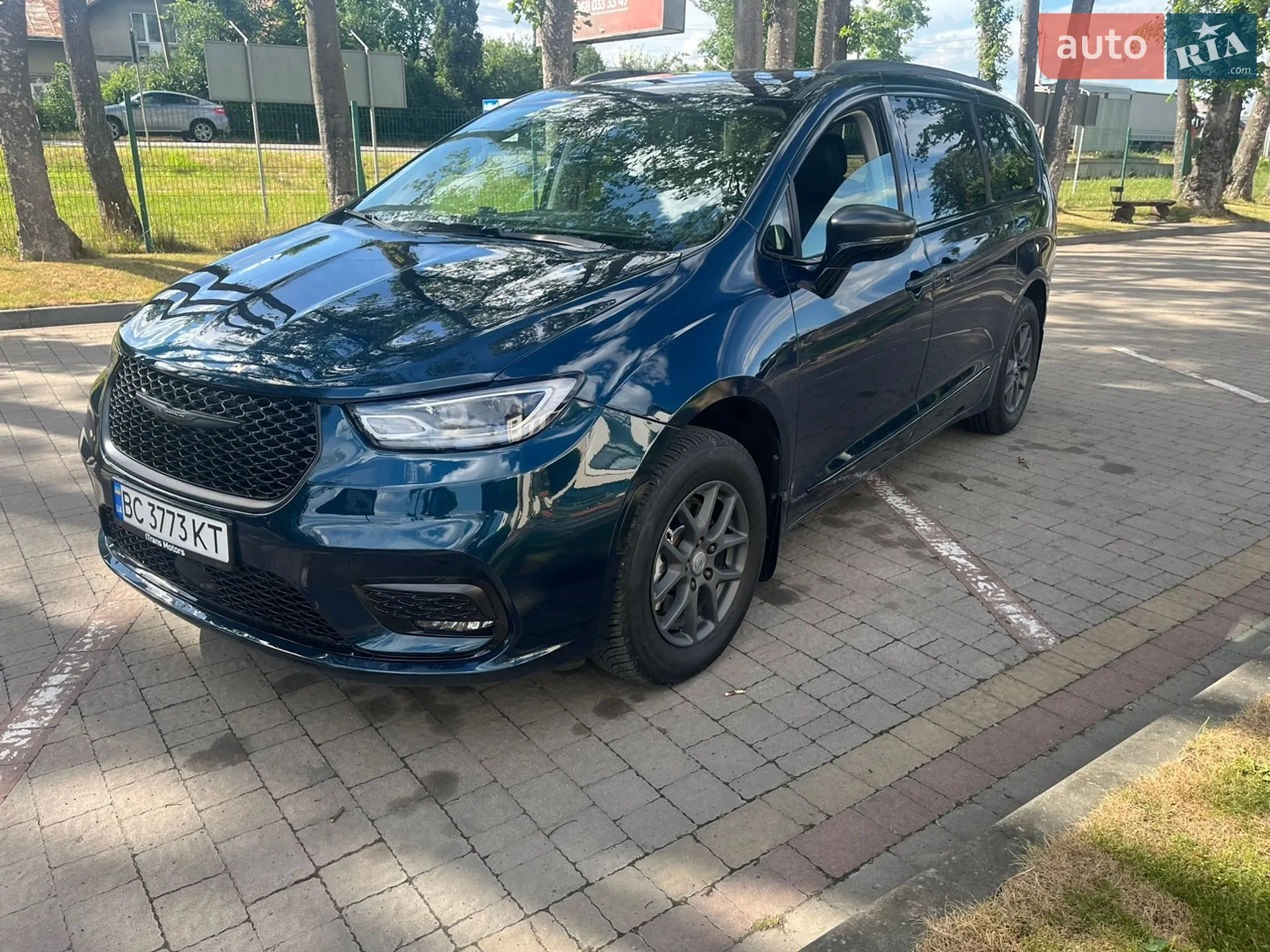 2021 Chrysler Pacifica - мініатюра 2