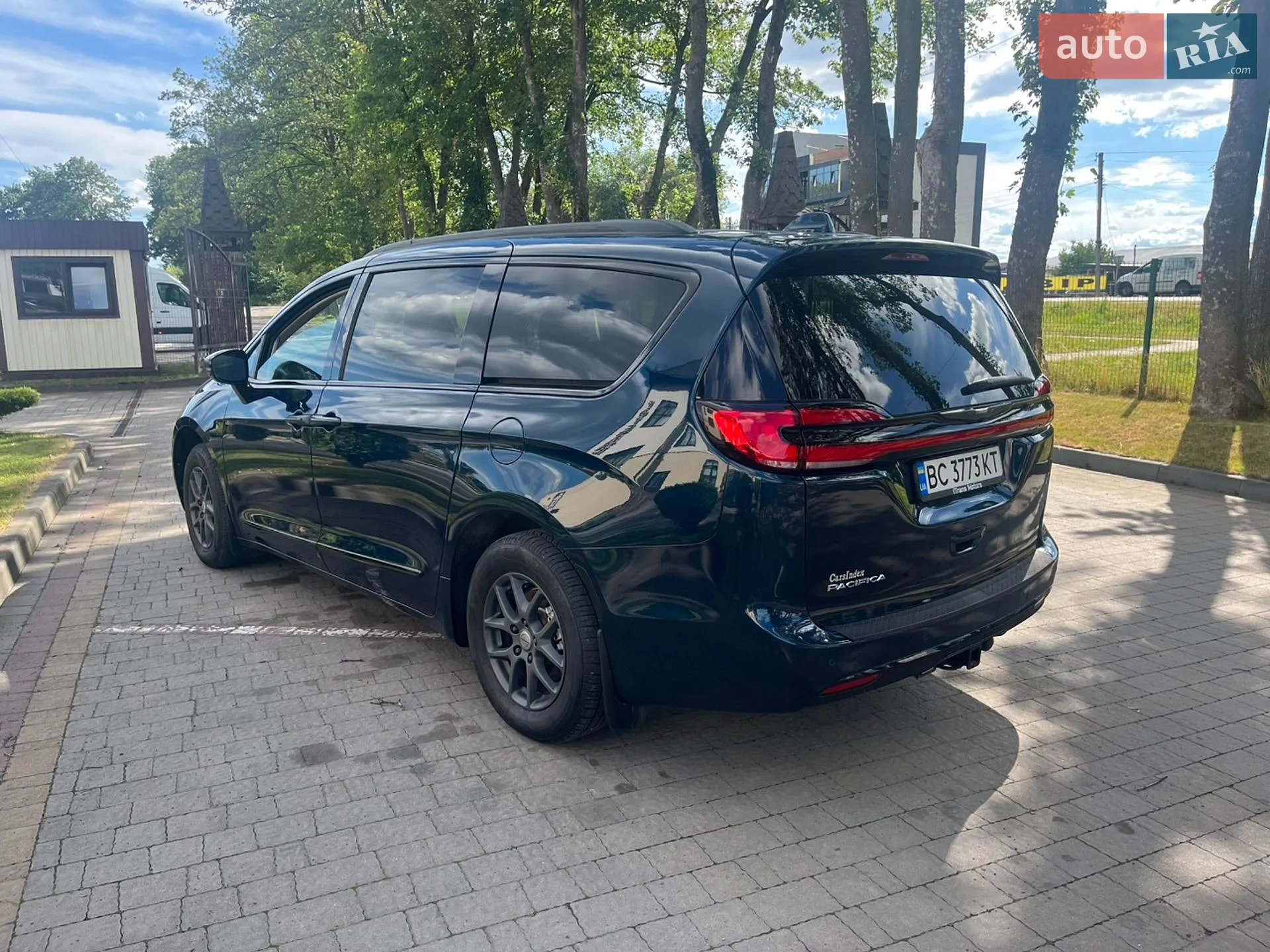2021 Chrysler Pacifica - мініатюра 3