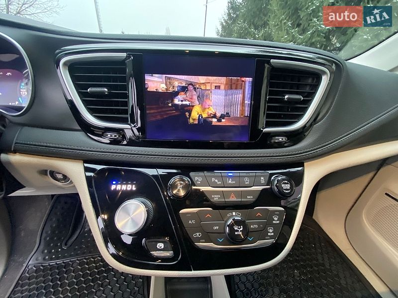Минивэн Chrysler Pacifica 2018 в Ужгороде фото 22 Минивэн Chrysler Pacifica 2018 в Ужгороде