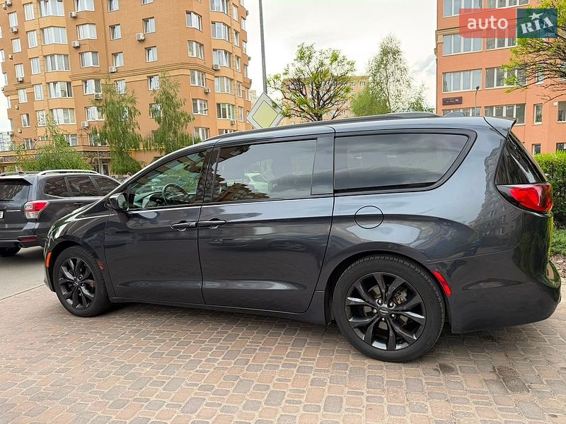 Мінівен Chrysler Pacifica 2019 в Києві фото 2 Мінівен Chrysler Pacifica 2019 в Києві