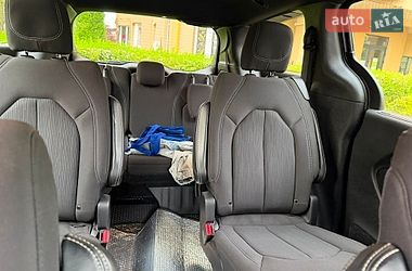 Мінівен Chrysler Pacifica 2019 в Києві фото 6 Мінівен Chrysler Pacifica 2019 в Києві