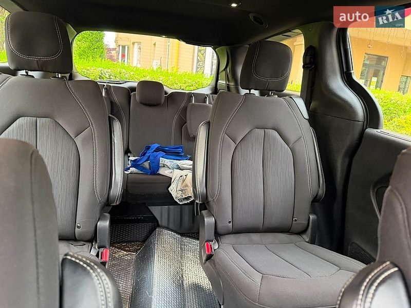 Мінівен Chrysler Pacifica 2019 в Києві фото 6 Мінівен Chrysler Pacifica 2019 в Києві