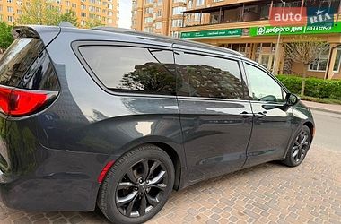 Мінівен Chrysler Pacifica 2019 в Києві фото 3 Мінівен Chrysler Pacifica 2019 в Києві