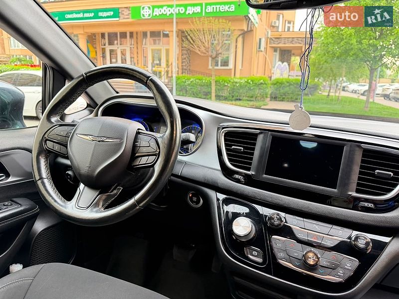 Мінівен Chrysler Pacifica 2019 в Києві фото 7 Мінівен Chrysler Pacifica 2019 в Києві