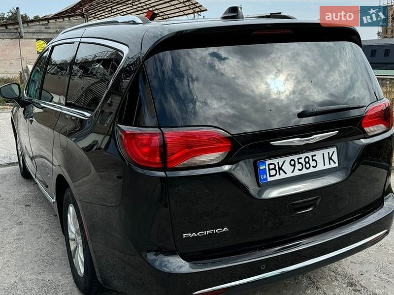 Універсал Chrysler Pacifica 2019 в Рівному