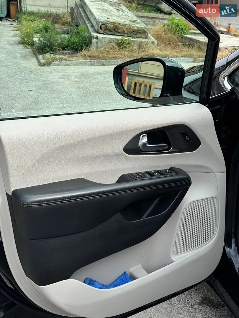 2019 Chrysler Pacifica - мініатюра 12