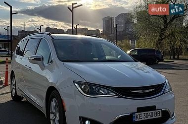 Универсал Chrysler Pacifica 2018 в Днепре Универсал Chrysler Pacifica 2018 в Днепре