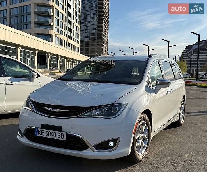 Універсал Chrysler Pacifica 2018 в Дніпрі фото 4 Універсал Chrysler Pacifica 2018 в Дніпрі