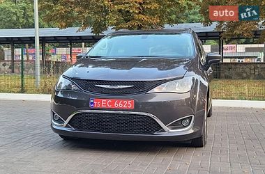 Минивэн Chrysler Pacifica 2020 в Киеве Минивэн Chrysler Pacifica 2020 в Киеве