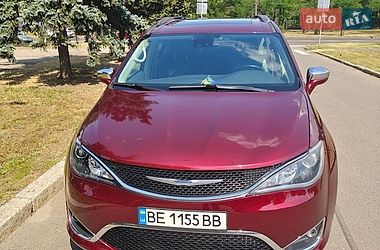 Минивэн Chrysler Pacifica 2018 в Николаеве