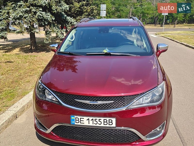 Минивэн Chrysler Pacifica 2018 в Николаеве