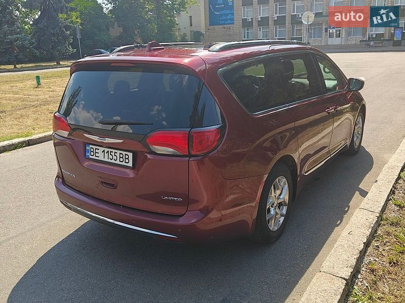 Минивэн Chrysler Pacifica 2018 в Николаеве