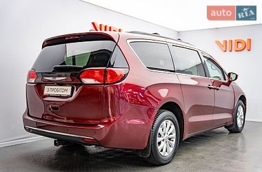 Мінівен Chrysler Pacifica 2018 в Києві