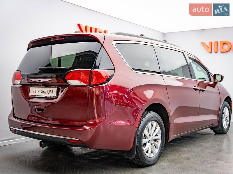 Мінівен Chrysler Pacifica 2018 в Києві