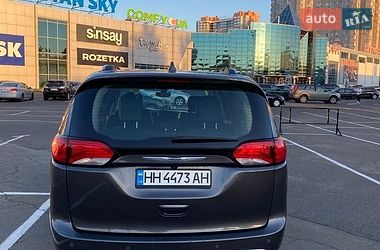 Мінівен Chrysler Pacifica 2019 в Одесі