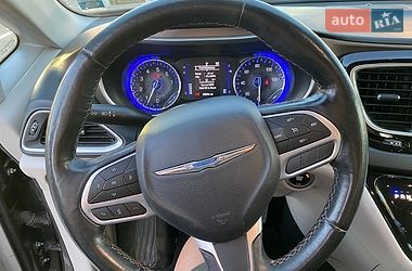 Минивэн Chrysler Pacifica 2019 в Одессе