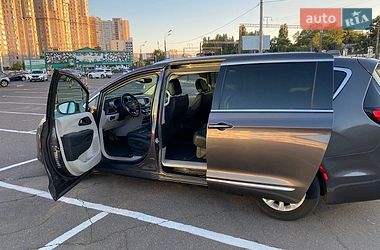 Мінівен Chrysler Pacifica 2019 в Одесі