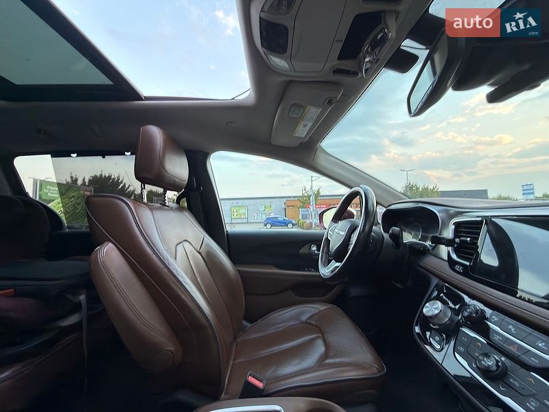 Chrysler Pacifica 2016